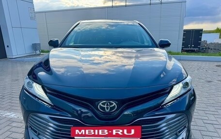 Toyota Camry, 2019 год, 3 040 000 рублей, 4 фотография