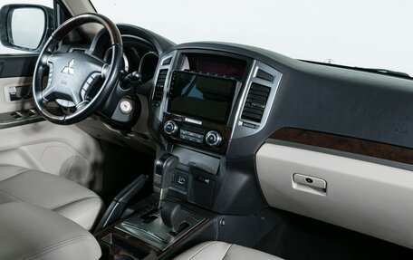 Mitsubishi Pajero IV, 2019 год, 3 740 000 рублей, 10 фотография