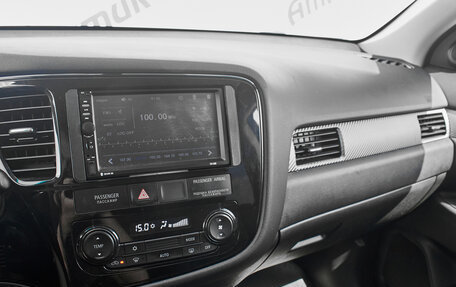 Mitsubishi Outlander III рестайлинг 3, 2014 год, 1 540 000 рублей, 13 фотография