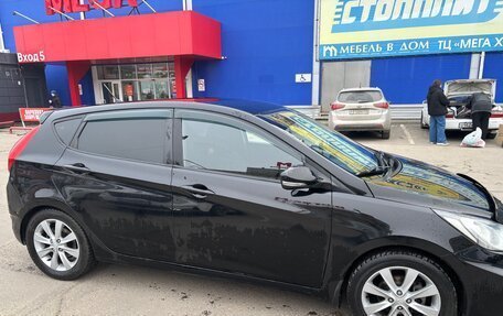 Hyundai Solaris II рестайлинг, 2012 год, 850 000 рублей, 2 фотография
