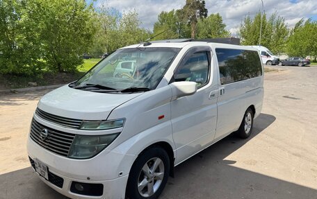 Nissan Elgrand III, 2002 год, 800 000 рублей, 2 фотография