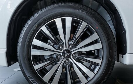 Mitsubishi Outlander III рестайлинг 3, 2022 год, 3 590 000 рублей, 10 фотография