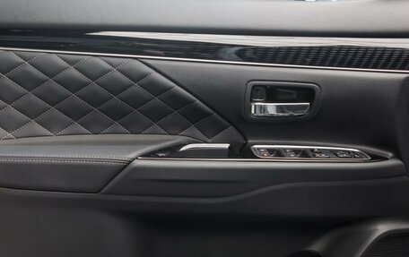 Mitsubishi Outlander III рестайлинг 3, 2022 год, 3 590 000 рублей, 28 фотография