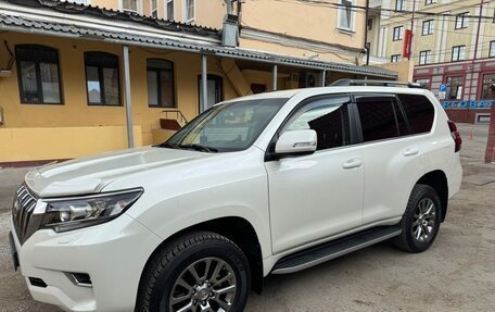 Toyota Land Cruiser Prado 150 рестайлинг 2, 2019 год, 6 900 000 рублей, 2 фотография