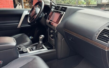 Toyota Land Cruiser Prado 150 рестайлинг 2, 2019 год, 6 900 000 рублей, 13 фотография
