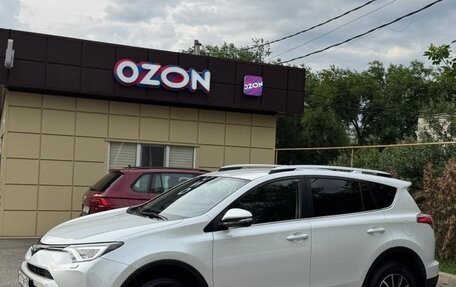 Toyota RAV4, 2018 год, 2 600 000 рублей, 4 фотография