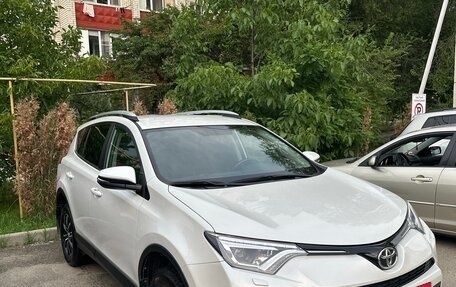 Toyota RAV4, 2018 год, 2 600 000 рублей, 7 фотография