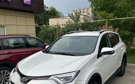 Toyota RAV4, 2018 год, 2 600 000 рублей, 10 фотография