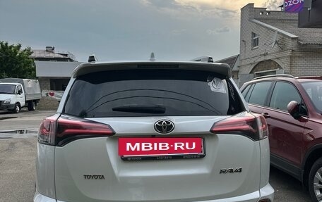Toyota RAV4, 2018 год, 2 600 000 рублей, 5 фотография