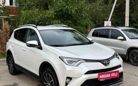 Toyota RAV4, 2018 год, 2 600 000 рублей, 2 фотография