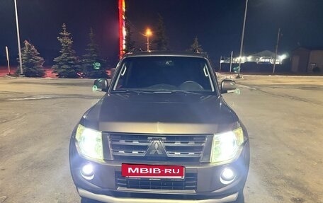Mitsubishi Pajero IV, 2011 год, 1 850 000 рублей, 2 фотография