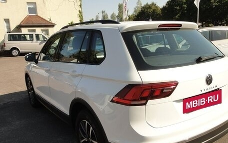 Volkswagen Tiguan II, 2023 год, 2 830 000 рублей, 4 фотография