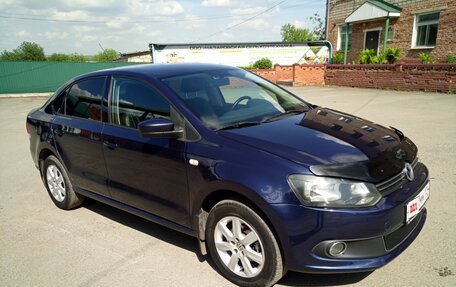 Volkswagen Polo VI (EU Market), 2013 год, 1 045 000 рублей, 2 фотография