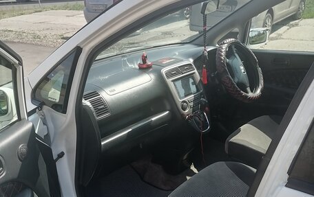 Honda Stream I рестайлинг, 2002 год, 680 000 рублей, 14 фотография