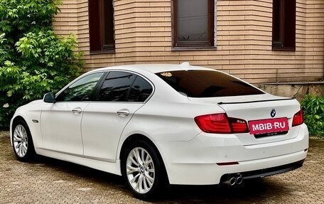 BMW 5 серия, 2011 год, 1 400 000 рублей, 2 фотография