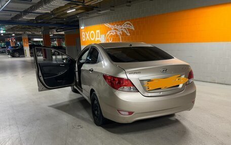 Hyundai Solaris II рестайлинг, 2011 год, 650 000 рублей, 5 фотография