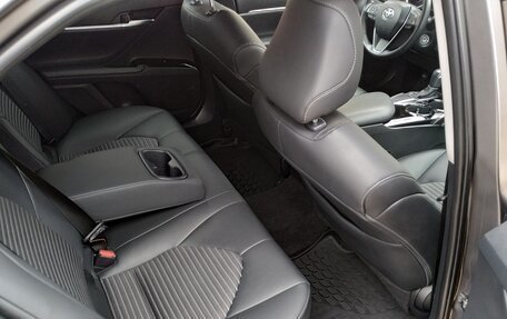Toyota Camry, 2018 год, 2 560 000 рублей, 22 фотография