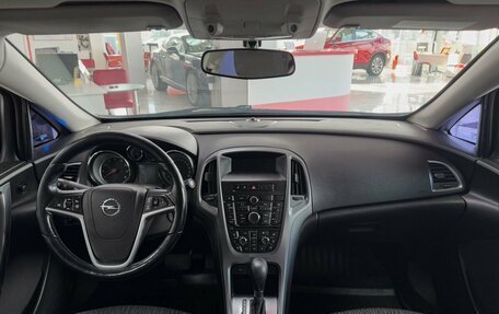 Opel Astra J, 2014 год, 920 000 рублей, 15 фотография