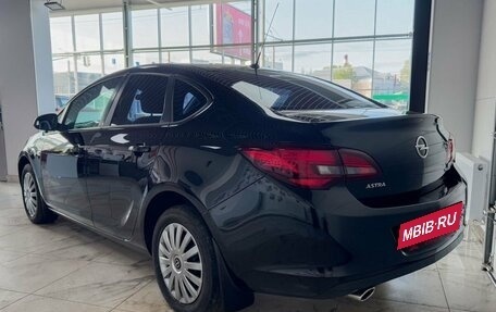 Opel Astra J, 2014 год, 920 000 рублей, 4 фотография