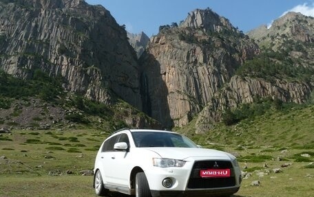 Mitsubishi Outlander III рестайлинг 3, 2011 год, 1 150 000 рублей, 1 фотография
