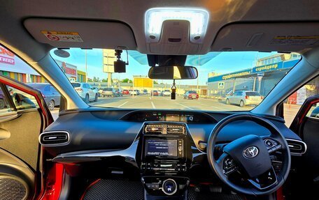 Toyota Prius IV XW50, 2018 год, 2 750 000 рублей, 22 фотография