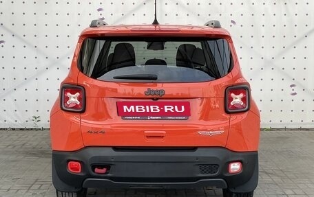 Jeep Renegade I рестайлинг, 2018 год, 1 995 000 рублей, 6 фотография