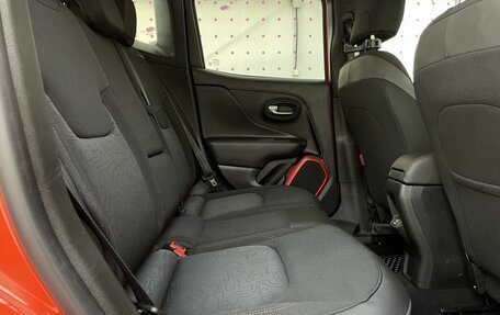 Jeep Renegade I рестайлинг, 2018 год, 1 995 000 рублей, 13 фотография