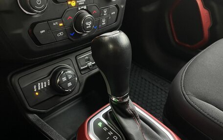 Jeep Renegade I рестайлинг, 2018 год, 1 995 000 рублей, 17 фотография