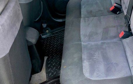 Mitsubishi Outlander III рестайлинг 3, 2002 год, 600 000 рублей, 10 фотография