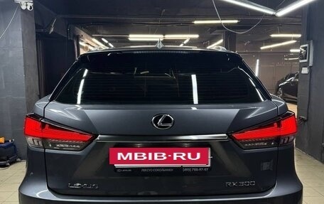 Lexus RX IV рестайлинг, 2020 год, 4 300 000 рублей, 10 фотография