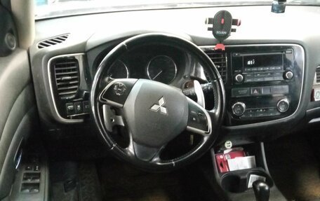 Mitsubishi Outlander III рестайлинг 3, 2012 год, 924 000 рублей, 5 фотография
