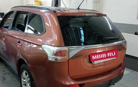 Mitsubishi Outlander III рестайлинг 3, 2012 год, 924 000 рублей, 4 фотография