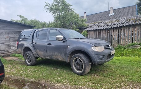Mitsubishi L200 IV рестайлинг, 2011 год, 850 000 рублей, 2 фотография