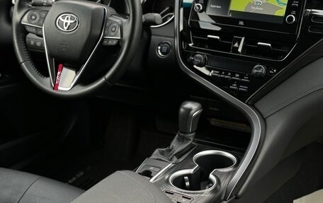 Toyota Camry, 2022 год, 3 850 000 рублей, 5 фотография