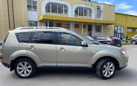 Mitsubishi Outlander III рестайлинг 3, 2007 год, 1 050 000 рублей, 3 фотография