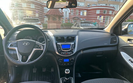 Hyundai Solaris II рестайлинг, 2011 год, 770 000 рублей, 10 фотография