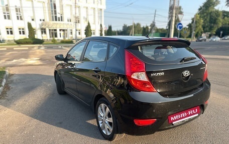 Hyundai Solaris II рестайлинг, 2011 год, 770 000 рублей, 4 фотография