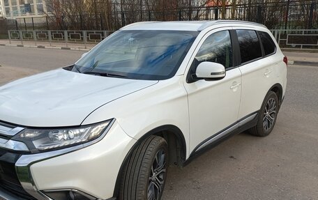 Mitsubishi Outlander III рестайлинг 3, 2017 год, 2 200 000 рублей, 3 фотография
