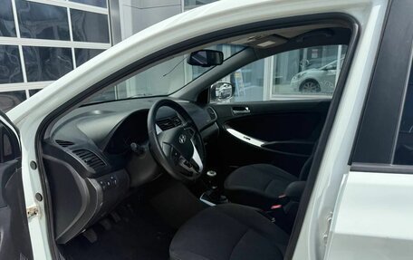 Hyundai Solaris II рестайлинг, 2013 год, 640 000 рублей, 12 фотография