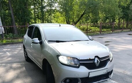 Renault Sandero II рестайлинг, 2015 год, 540 000 рублей, 2 фотография