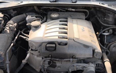 Volkswagen Touareg III, 2004 год, 750 000 рублей, 13 фотография