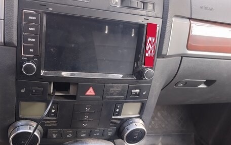 Volkswagen Touareg III, 2004 год, 750 000 рублей, 10 фотография