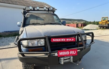 Toyota Land Cruiser 80 рестайлинг, 1995 год, 2 990 000 рублей, 2 фотография