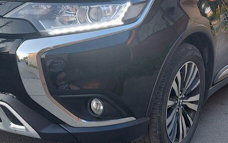 Mitsubishi Outlander III рестайлинг 3, 2021 год, 2 580 000 рублей, 11 фотография