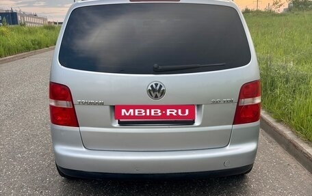 Volkswagen Touran III, 2005 год, 770 000 рублей, 5 фотография