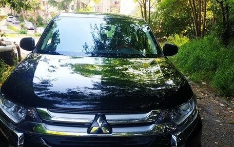 Mitsubishi Outlander III рестайлинг 3, 2018 год, 2 050 000 рублей, 3 фотография