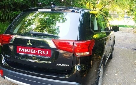 Mitsubishi Outlander III рестайлинг 3, 2018 год, 2 050 000 рублей, 4 фотография