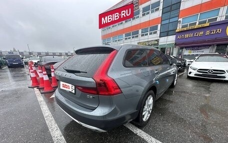 Volvo V90 Cross Country I рестайлинг, 2017 год, 3 640 000 рублей, 3 фотография