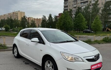 Opel Astra J, 2012 год, 820 000 рублей, 1 фотография