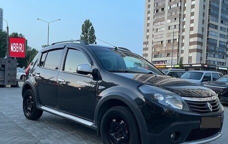 Renault Sandero I, 2013 год, 795 000 рублей, 1 фотография